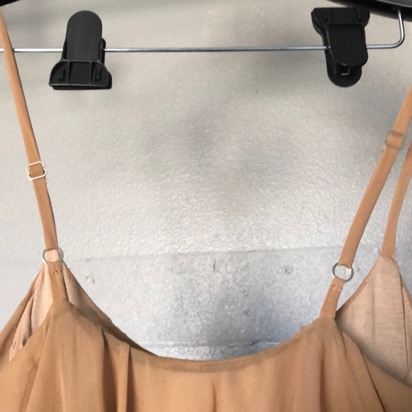 Chelsea ruffle  Maxi - Picture 3 of 3